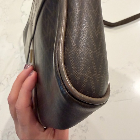 Vintage Mario Valentino vinyl/leather Brown monogram crossbody Bag - Picture 9 of 16